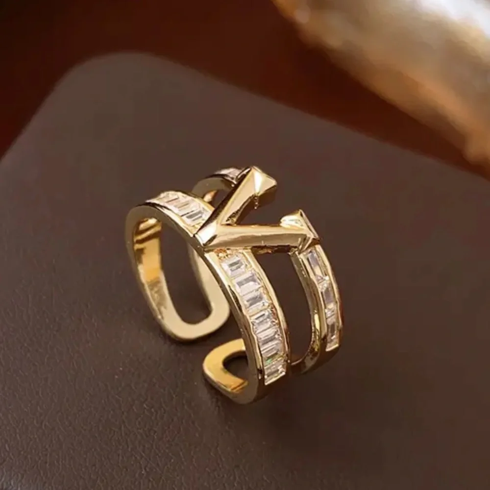 High Luxurious Adjustable Ring with V Design